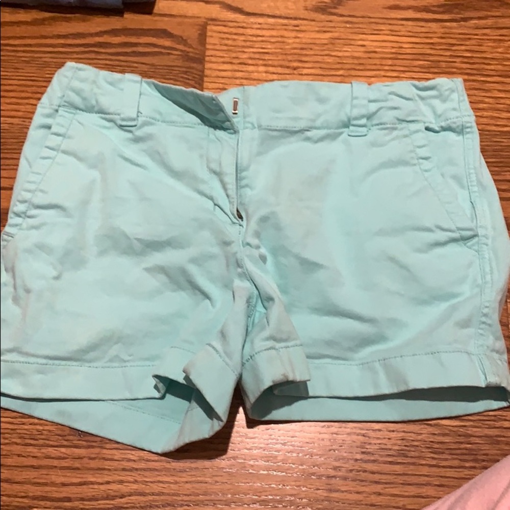 Teal vineyard vine shorts